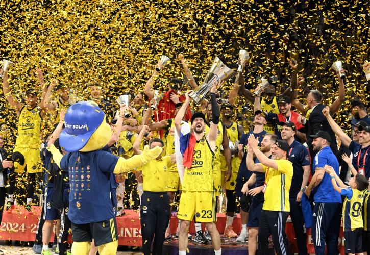 Final Four 2025: Πρωταθλήτρια Ευρώπης η Φενέρ με 70-81 τη Μονακό