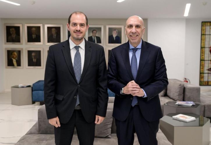 Συνάντηση Μπρατάκου - Κώτσηρα: Σταθερό και προβλέψιμο φορολογικό πλαίσιο για μια ανταγωνιστική οικονομία