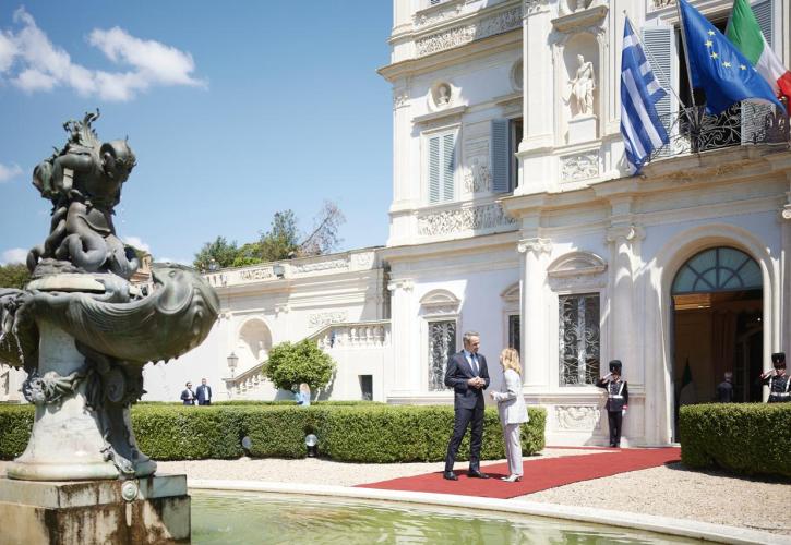 Ελληνοϊταλικές συμφωνίες μετά από οκτώ χρόνια - Είχε την ευγένεια να δει την επιτυχία τους - Αποφεύγουν τη Ζωή