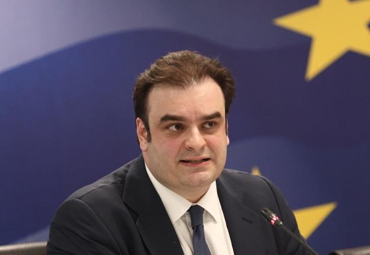 Πιερρακάκης: Έπεσε στο μισό η παραοικονομία στην Ελλάδα – Νέα εργαλεία για την αύξηση των εσόδων