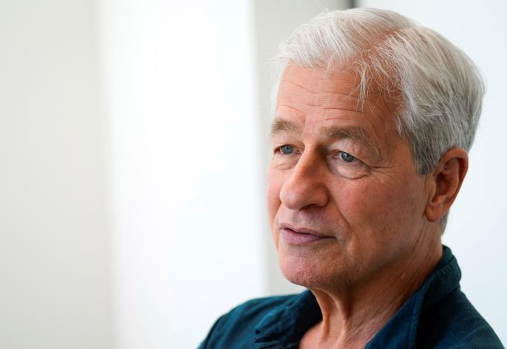 Ντάιμον (JP Morgan): Αγορές και τράπεζες υποτιμούν τους κινδύνους από έλλειμμα, δασμούς και χρέος των ΗΠΑ