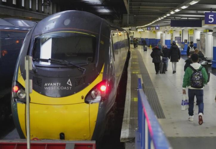 South Western Railway: Ξεκίνησε δρομολόγια ο πρώτος βρετανικός σιδηρόδρομος που επανεθνικοποιήθηκε