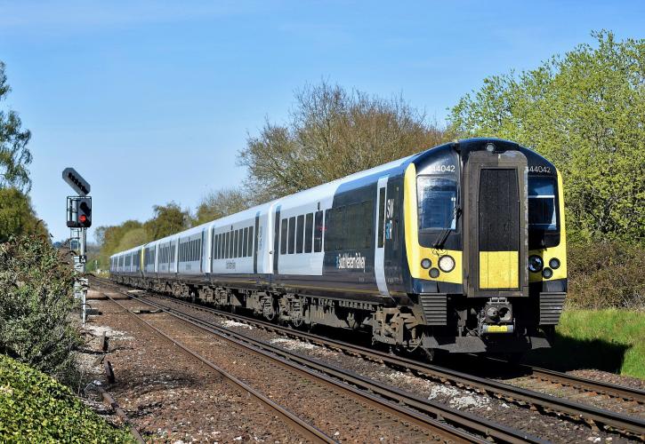 Υπό δημόσιο έλεγχο η South Western Railway - Επανεθνικοποίηση των βρετανικών σιδηροδρόμων
