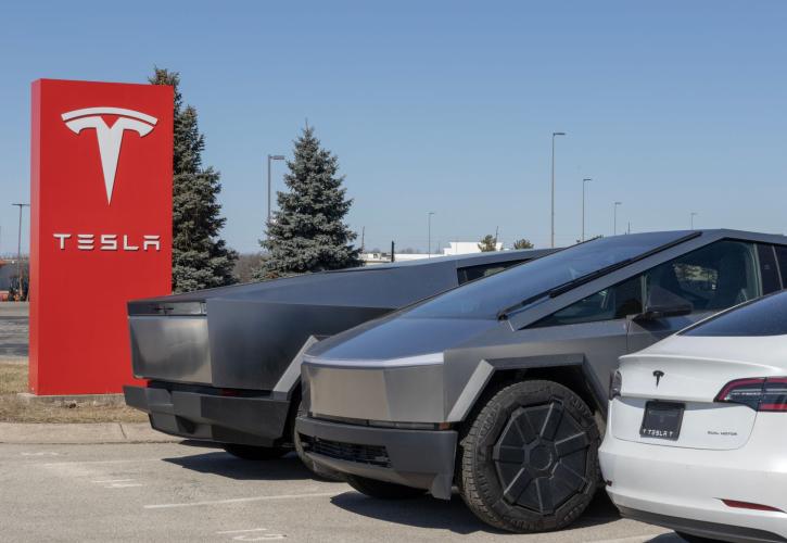 «Καταποντίστηκαν» σχεδόν 50% οι πωλήσεις της Tesla στην Ευρώπη τον Απρίλιο