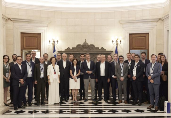 Συνάντηση Μητσοτάκη με αντιπροσωπεία του MEDEF