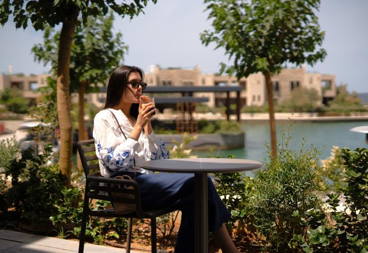 Costa Navarino – Nestle Ελλάς: Στρατηγική συνεργασία για καφέ χωρίς απορρίμματα