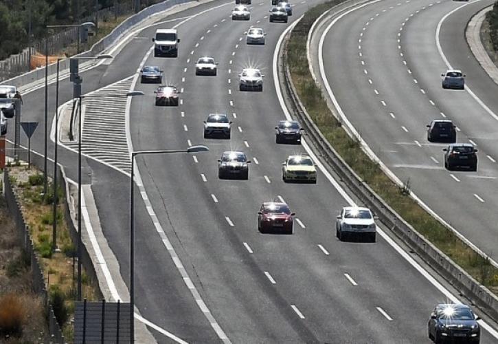 Κανονικά και χωρίς προβλήματα διεξάγεται η έξοδος των εκδρομέων του τριήμερου του Αγίου Πνεύματος από την Αττική