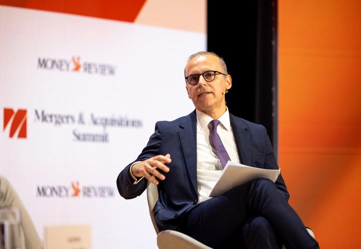 Σαλακάς: Η Alpha Bank χτίζει το μέλλον με στοχευμένες εξαγορές – Τι είπε για τη συμμαχία με UniCredit