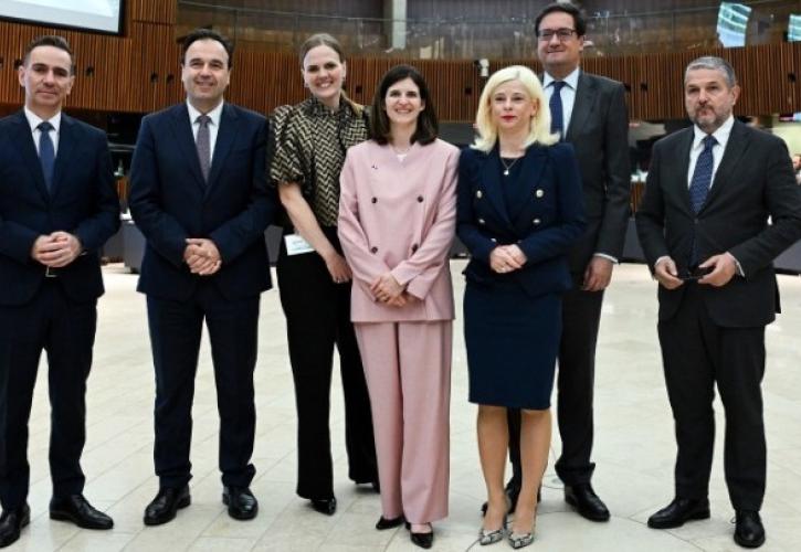 Η Ελλάδα πρωτοστατεί στη διαμόρφωση ευρωπαϊκού πλαισίου για την προστασία των νέων από τους κινδύνους του διαδικτύου