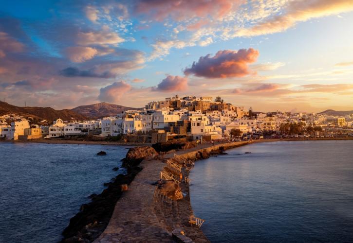 Guardian: H Νάξος στα καλύτερα μέρη της Ευρώπης με εξωτικές παραλίες