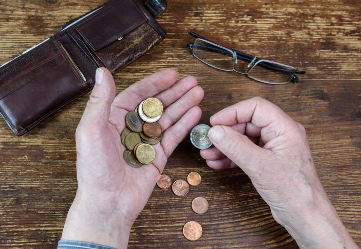Καταφύγιο η σύνταξη για όσους θέλουν να προλάβουν την αύξηση των ορίων - Νέο «κύμα» αιτήσεων το 2025