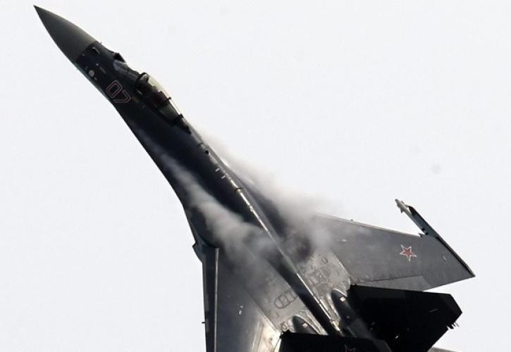 Ουκρανία: Ο στρατός ανακοίνωσε ότι κατέρριψε ρωσικό μαχητικό αεροσκάφος Su-35