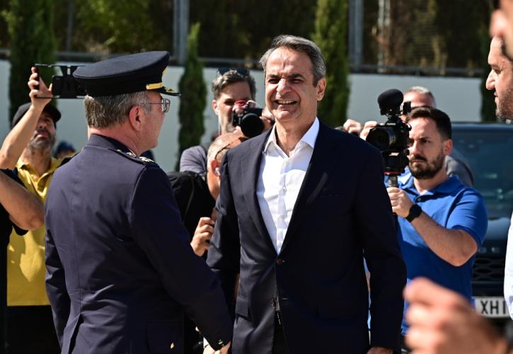 Στο ΟΑΚΑ ο πρωθυπουργός για την παράδοση νέων οχημάτων στο Πυροσβεστικό Σώμα