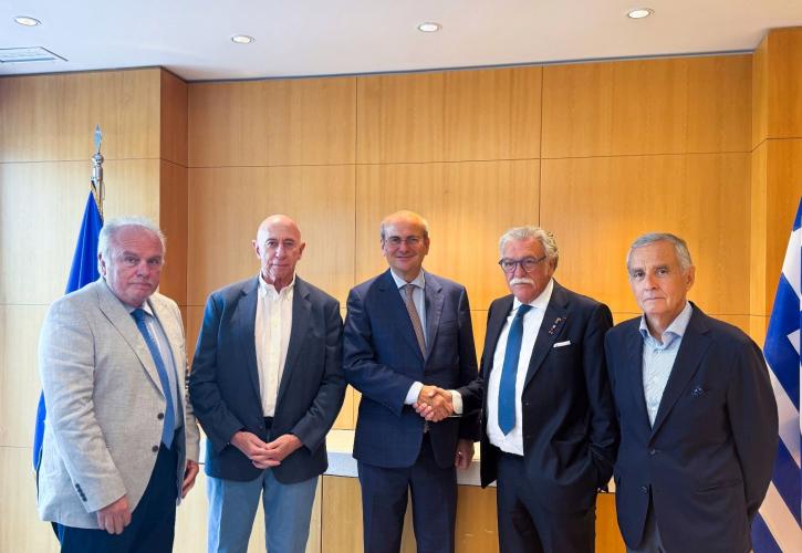 Χατζηδάκης: Η Ελλάδα στέκεται απέναντι σε κάθε μορφή ρατσισμού και αντισημιτισμού