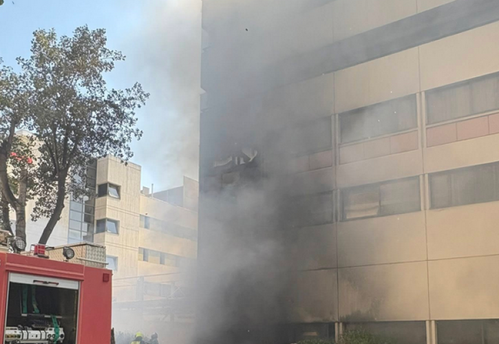 Υπό έλεγχο η φωτιά στο νοσοκομείο Metropolitan στον Χολαργό - Εκκενώθηκαν κλινικές