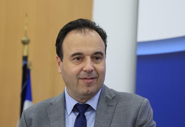 Παπαστεργίου: Ακραίες οι προκλήσεις από την τεχνητή νοημοσύνη - Ανάγκη για ισορροπία
