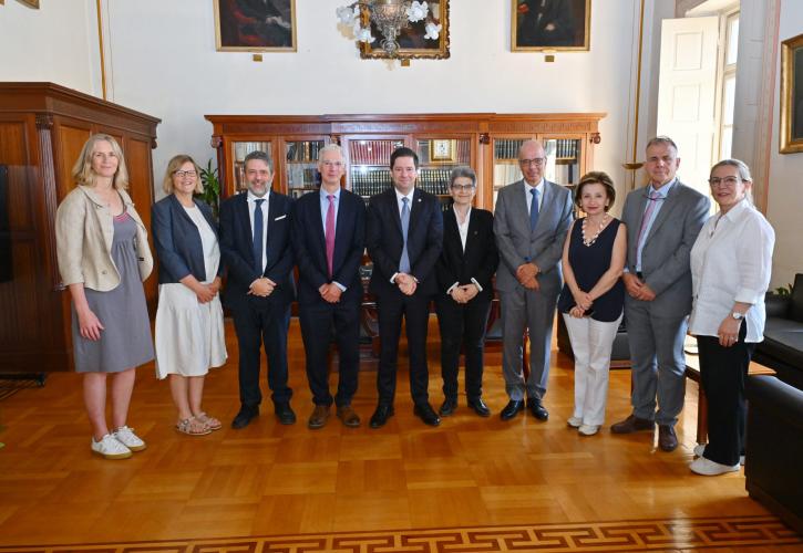 Συμφωνία ΕΚΠΑ – Exeter για το Πρώτο Ευρωπαϊκό Διπλό Πτυχίο στην Ιατρική