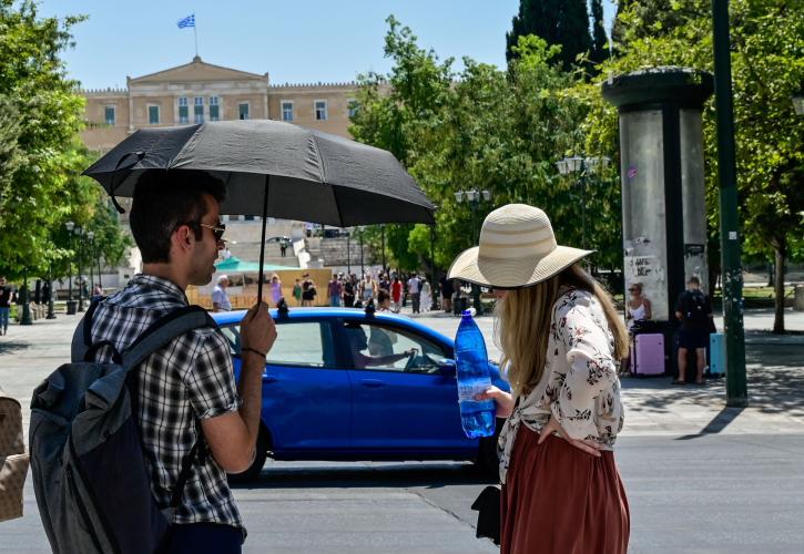 Δημογραφικό: Υπό εξαφάνιση οι 20άρηδες και οι 30άρηδες στην Ελλάδα - Πόσο συρρικνώθηκε ο πληθυσμός την τελευταία εικοσαετία
