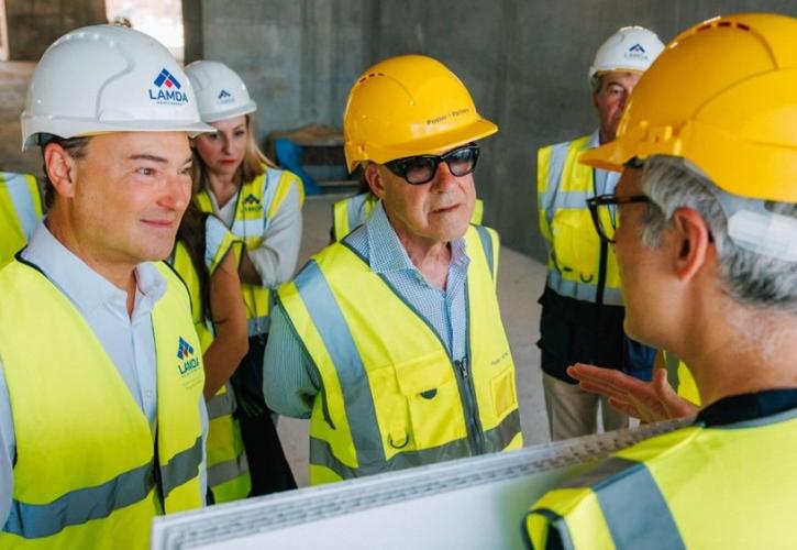 Lamda Development: Επίσκεψη του αρχιτέκτονα Lord Norman Foster στο Ελληνικό