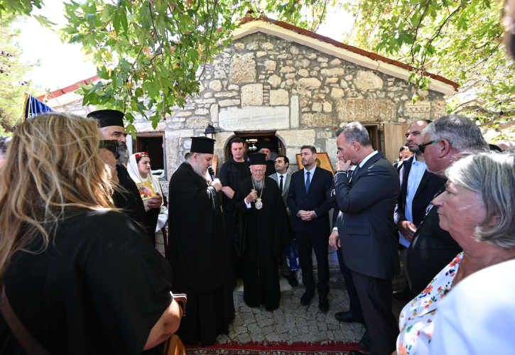 Ανδρουλάκης από Τένεδο: «Όπου υπάρχει πίστη και ιστορική συνείδηση, τίποτε δεν σβήνει – Ούτε οι άνθρωποι ούτε η μνήμη»