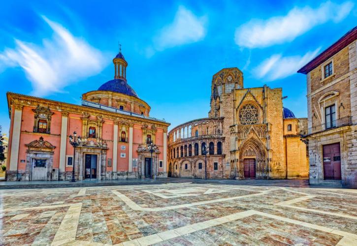 Ισπανία - Πορτογαλία: Άλμα στις κρατήσεις πτήσεων και ξενοδοχείων καθώς οι τουρίστες αποφεύγουν τη Μ. Ανατολή