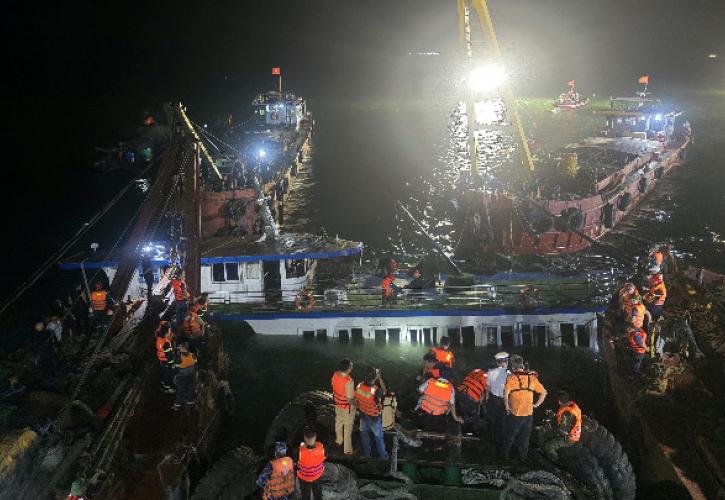 Βιετνάμ: Σε 38 ανήλθε ο αριθμός των νεκρών από τη βύθιση τουριστικού σκάφους