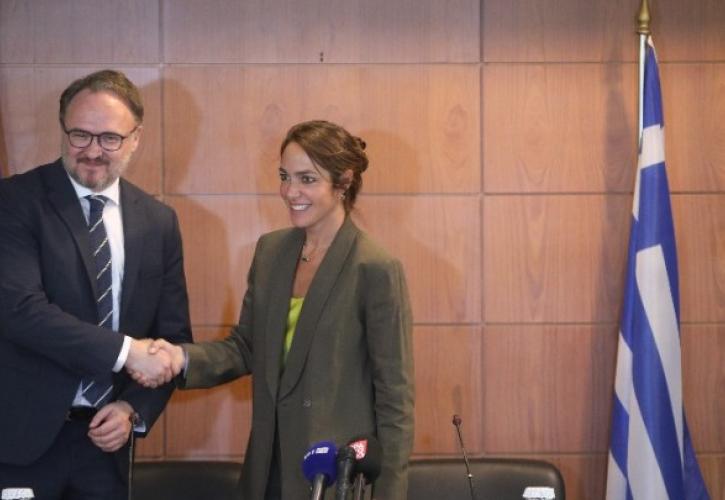 Μιχαηλίδου: Συνάντηση με τον Ευρωπαίο Επίτροπο Ενέργειας για τα νέα προγράμματα στέγασης