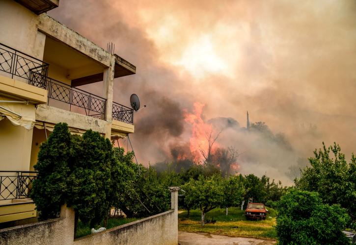 Πύρινος εφιάλτης στην Αχαΐα: Εκκενώνονται Καραμανδάνειο και Κωνσταντοπούλειο στην Πάτρα - Μέτωπα σε Πρέβεζα, Χίο και Ζάκυνθο