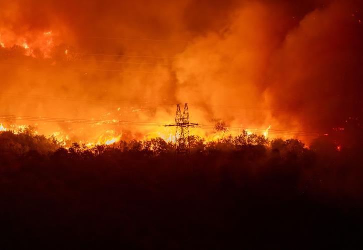 Reuters: «Ψηνόμαστε ζωντανοί» - Αύξηση των πυρκαγιών στην Ευρώπη λόγω κλιματικής κρίσης