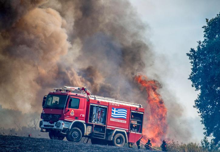 Χωρίς ενεργό μέτωπο η φωτιά στη Μεγάλη Βόλβη - Η εικόνα στα πύρινα μέτωπα της Αιτωλοακαρνανίας