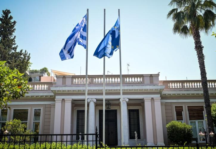 Η ντιρεκτίβα του Μαξίμου, ο Αυγουστιάτικος εφιάλτης και τα «Greek Statistics» των διακοπών