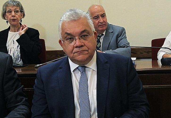Κόντρα κυβέρνησης - ΠΑΣΟΚ για τον πρύτανη του University of Keele Greece