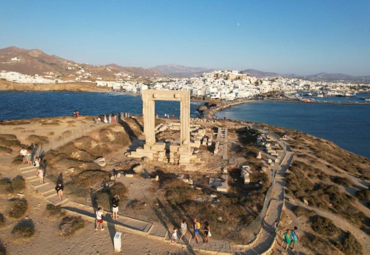 Τι δηλώνει το ΥΠΠΟ για τα μέτρα φύλαξης των αρχαιοτήτων στην Πορτάρα Νάξου