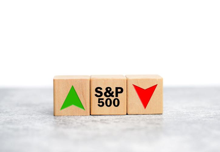 Wall Street: Άγγιξε αλλά δεν κράτησε τις 7.000 μονάδες ο S&P 500 λόγω Fed - Πάουελ