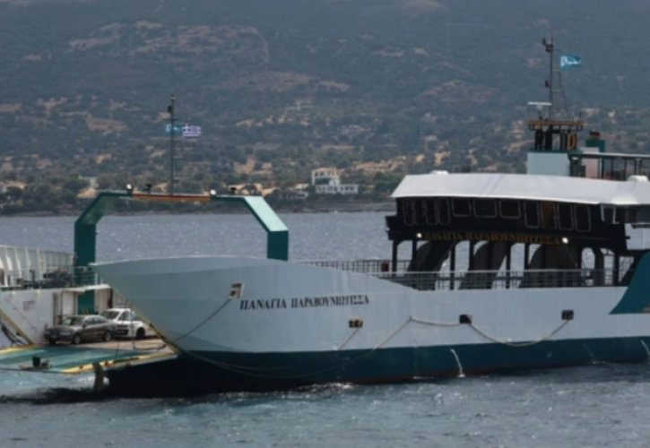 Στύρα: Εντός των επόμενων ωρών το σχέδιο απομάκρυνσης του πλοίου που προσάραξε στην ξέρα