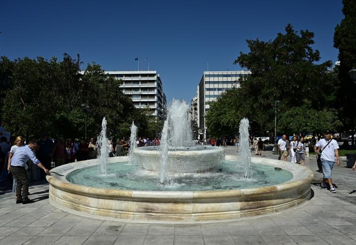 Επαναλειτουργεί το σιντριβάνι στην πλατεία Συντάγματος