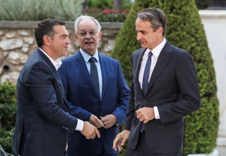 Χτύπημα Τσίπρα μέσω Γαλλίας - Μάζεψε δίχτυα ο Μητσοτάκης