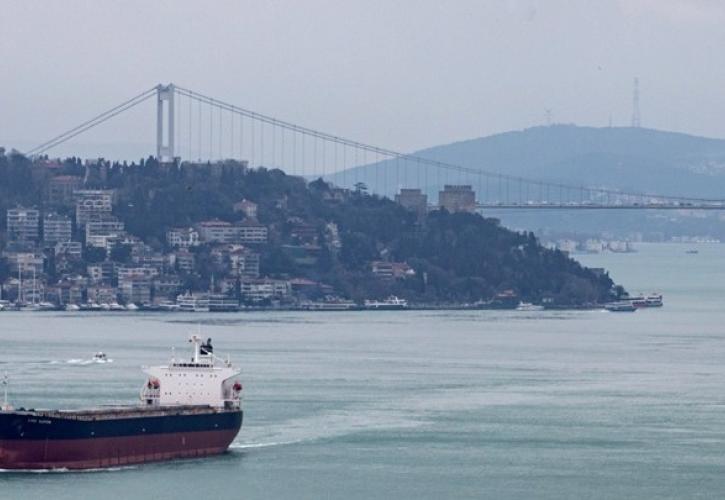 Τουρκία: Μεγάλη δασική πυρκαγιά στα Δαρδανέλλια – Διεκόπη η ναυσιπλοΐα στα Στενά