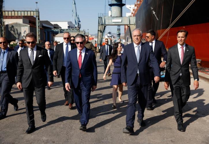 Θεοδωρικάκος: «Στρατηγική συνεργασία με τις ΗΠΑ και στη ναυπηγική βιομηχανία»
