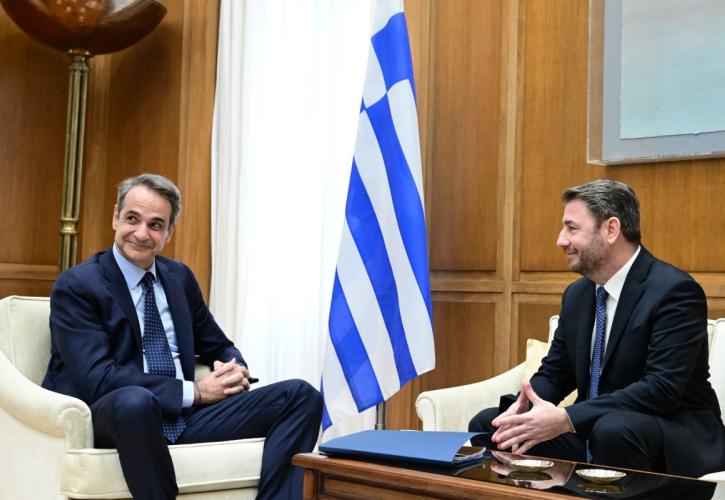 Μητσοτάκης και Ανδρουλάκης μετά τη ΔΕΘ – Οι δημοσκοπήσεις μίλησαν
