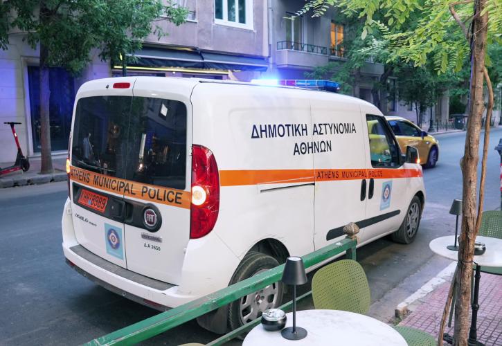 Δούκας: Όπου υπάρχουν παράνομα τραπεζοκαθίσματα θα μπαίνει λουκέτο