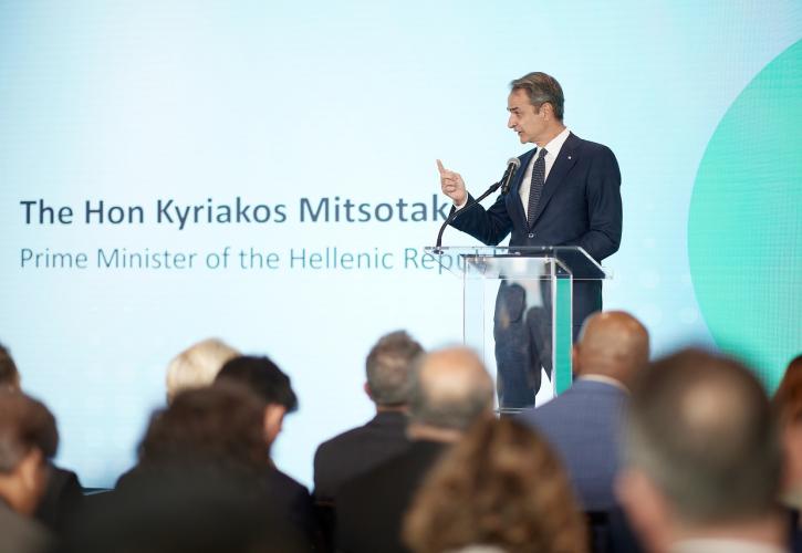 Μητσοτάκης: Εξετάζουμε την απαγόρευση της χρήσης των social media από ανηλίκους κάτω των 16 ετών