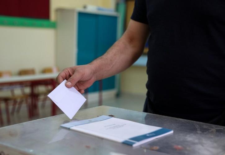 Οι δημοσκοπήσεις, οι πατριωτικές φοροαπαλλαγές, το ΠΑΣΟΚ και το σιωπητήριο ΣΥΡΙΖΑ