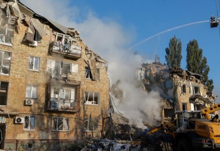 Ουκρανία: 3 νεκροί από ρωσική επιδρομή στο Κίεβο