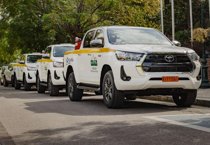 Helleniq Energy: Δωρεά 3 πυροσβεστικών οχημάτων στον ΣΔΠΑΠ
