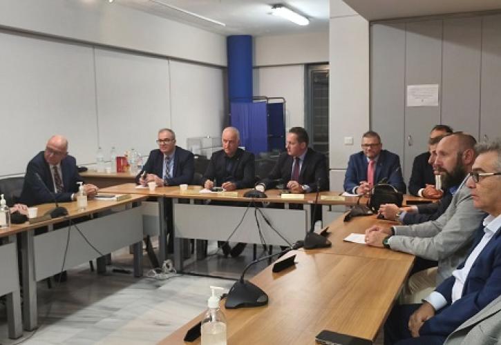 Συνάντηση του Τμήματος AHEPA “Marathon Miltiades” με τον πρώην Αναπληρωτή Υπουργό Εσωτερικών κ. Στέλιο Πέτσα