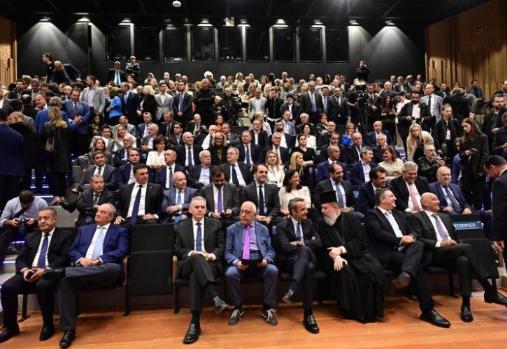 Βιβλία, παρουσίες, απουσίες και αποστάσεις: Από τον Ευριπίδη Στυλιανίδη στον Αλέξη Πατέλη το εύρος της ΝΔ
