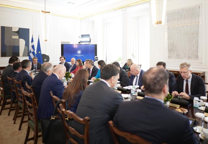Στόχος οι Έλληνες που σκέφτονται - Τι θα φέρει η επιστροφή Γεραπετρίτη στο Μαξίμου; - Margaret ετών 102!