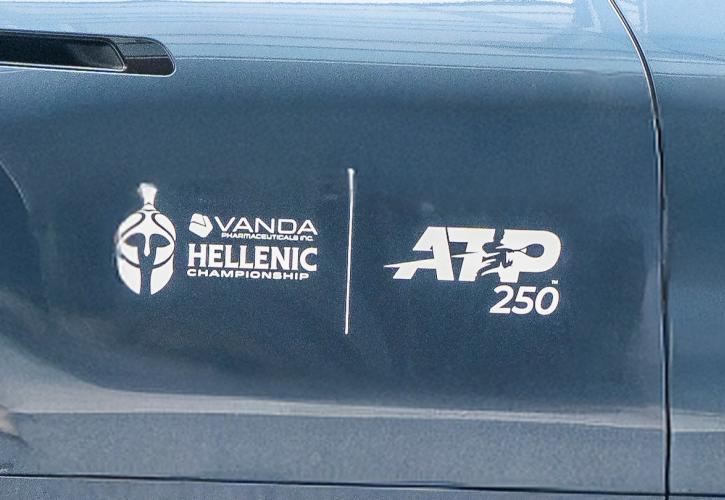 Με πολυτελή υβριδικά αυτοκίνητα οι μετακινήσεις Τσιτσιπά και Τζόκοβιτς στην Αθήνα