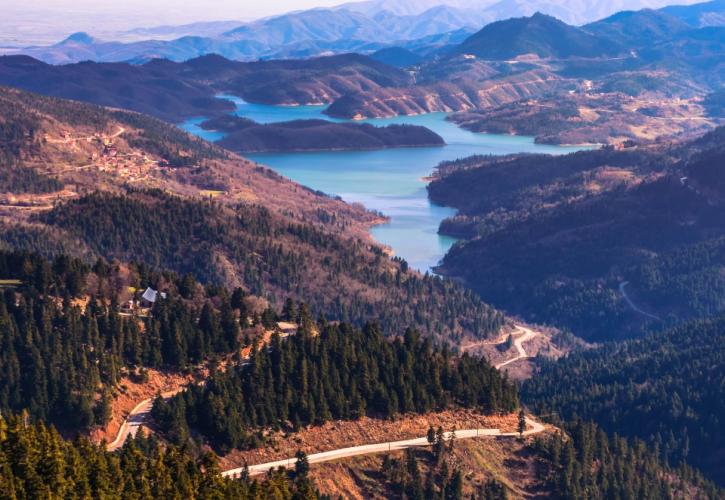 Road trip στη Λίμνη Πλαστήρα: Οι στάσεις που αξίζει να κάνετε
